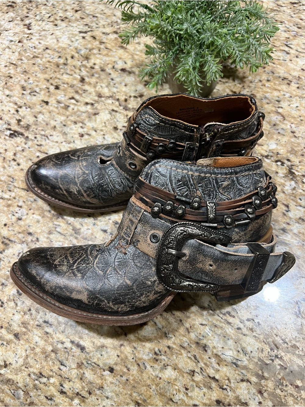 Freebird Saloon Croc Embossed Distressed Black Western Ankle Boots 9 - Picture 2 of 11